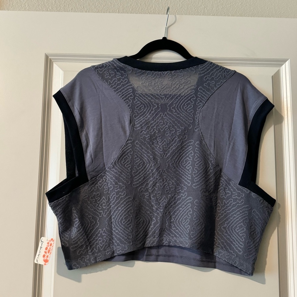 NEW Free People Movement Good Sport Cropped Tee Blue Lace Blue Size Small NWT - Picture 4 of 6